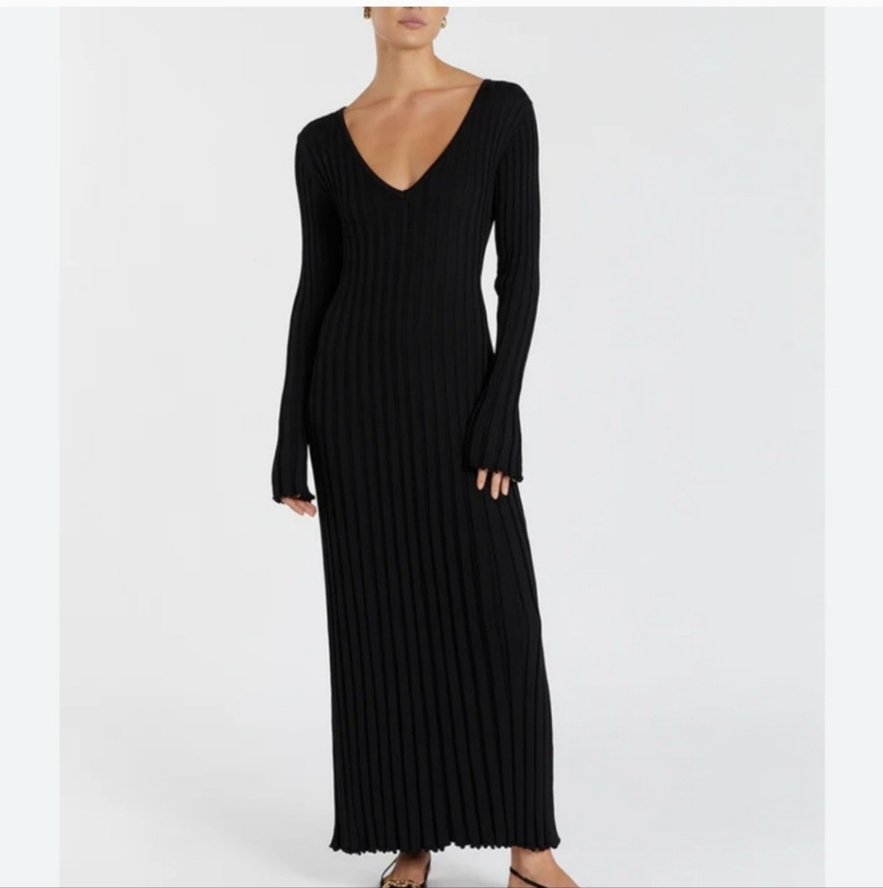 Elegant Black Ribbed Knit Dress